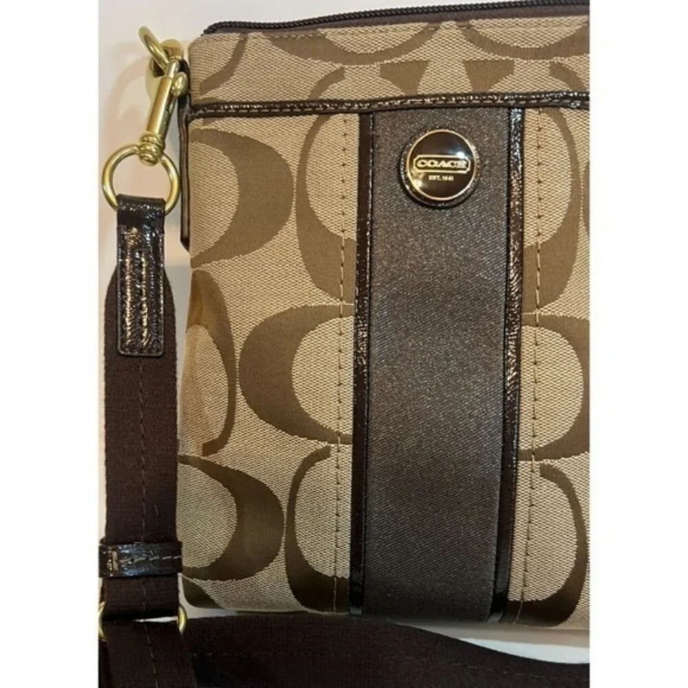 Coach Signature Jacquard‎ Crossbody Bag  Brown Tan Zip Leather Trim Ext Pockets